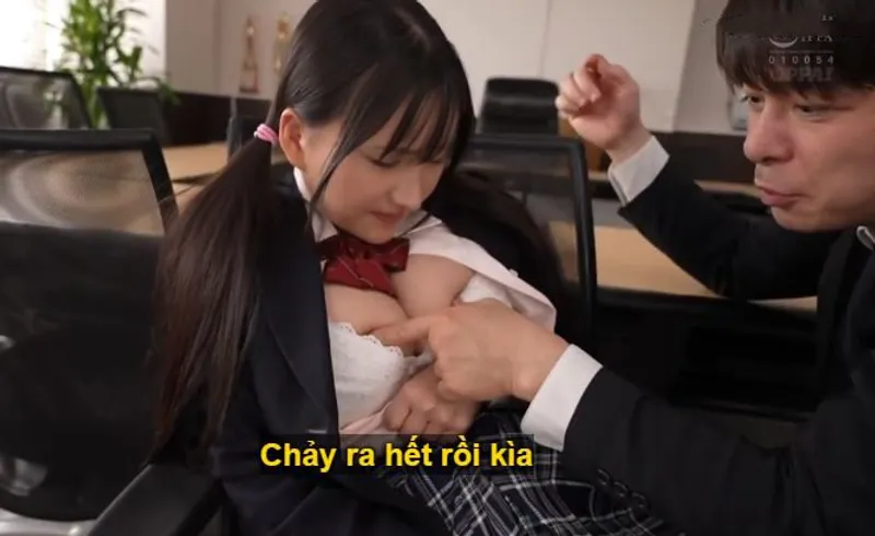 Ba năm trời, thầy giáo rèn luyện học trò ngực đẹp thành “ bình chứa tinh”